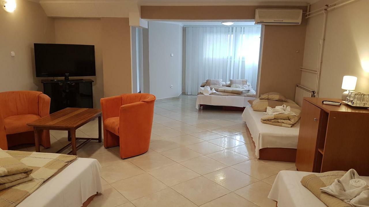 Hotel Róz Szentendre Buitenkant foto