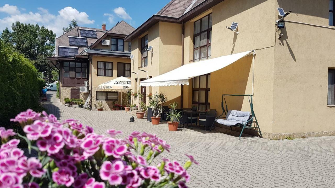 Hotel Róz Szentendre Buitenkant foto